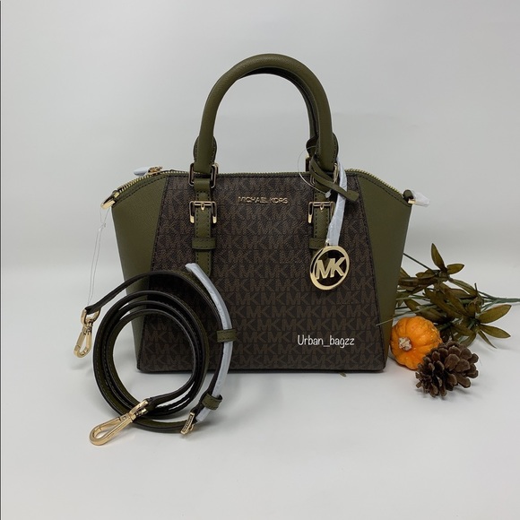 Michael Kors Handbags - Michael Kors Ciara Medium Messenger